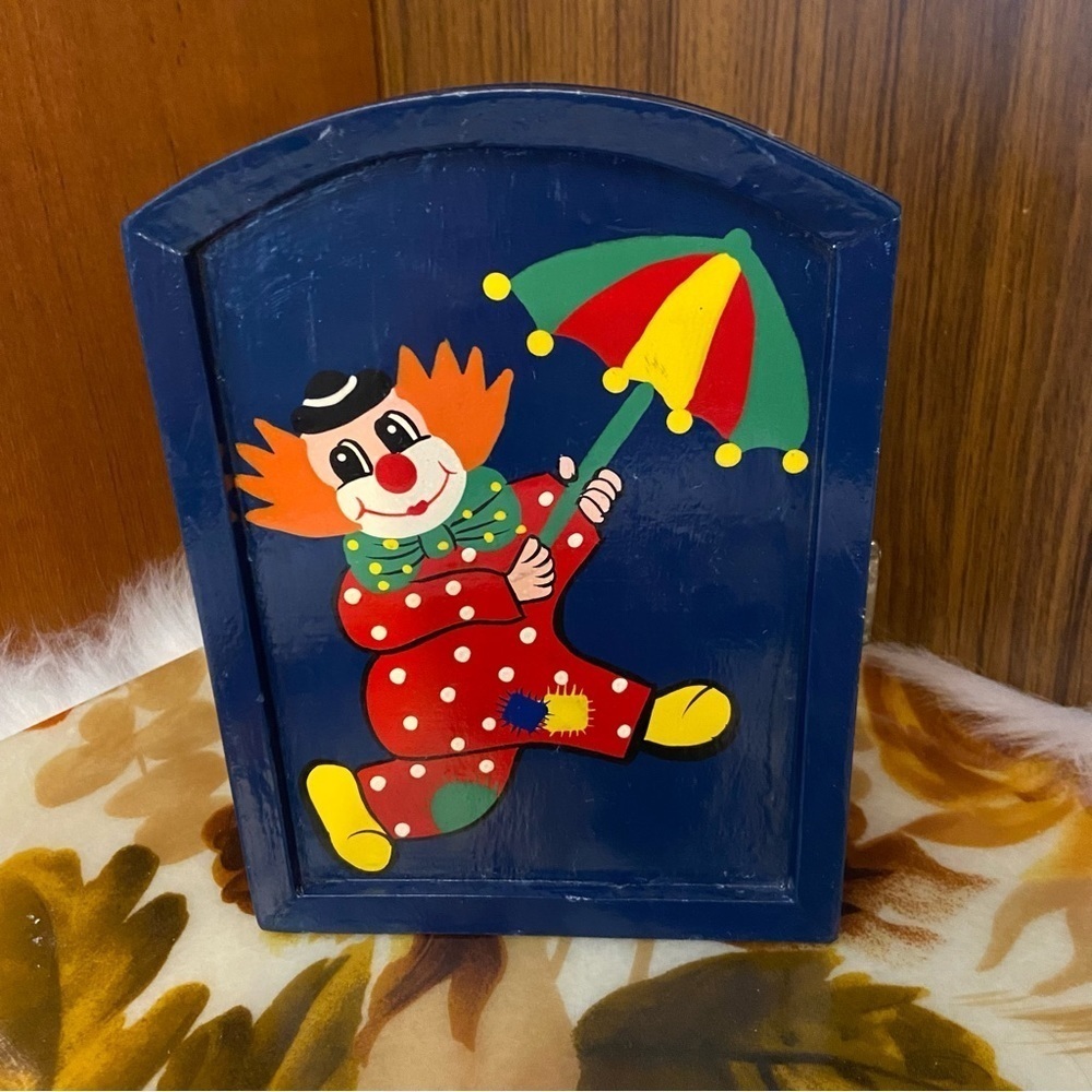 Vintage clown  hidden key‎ holder
